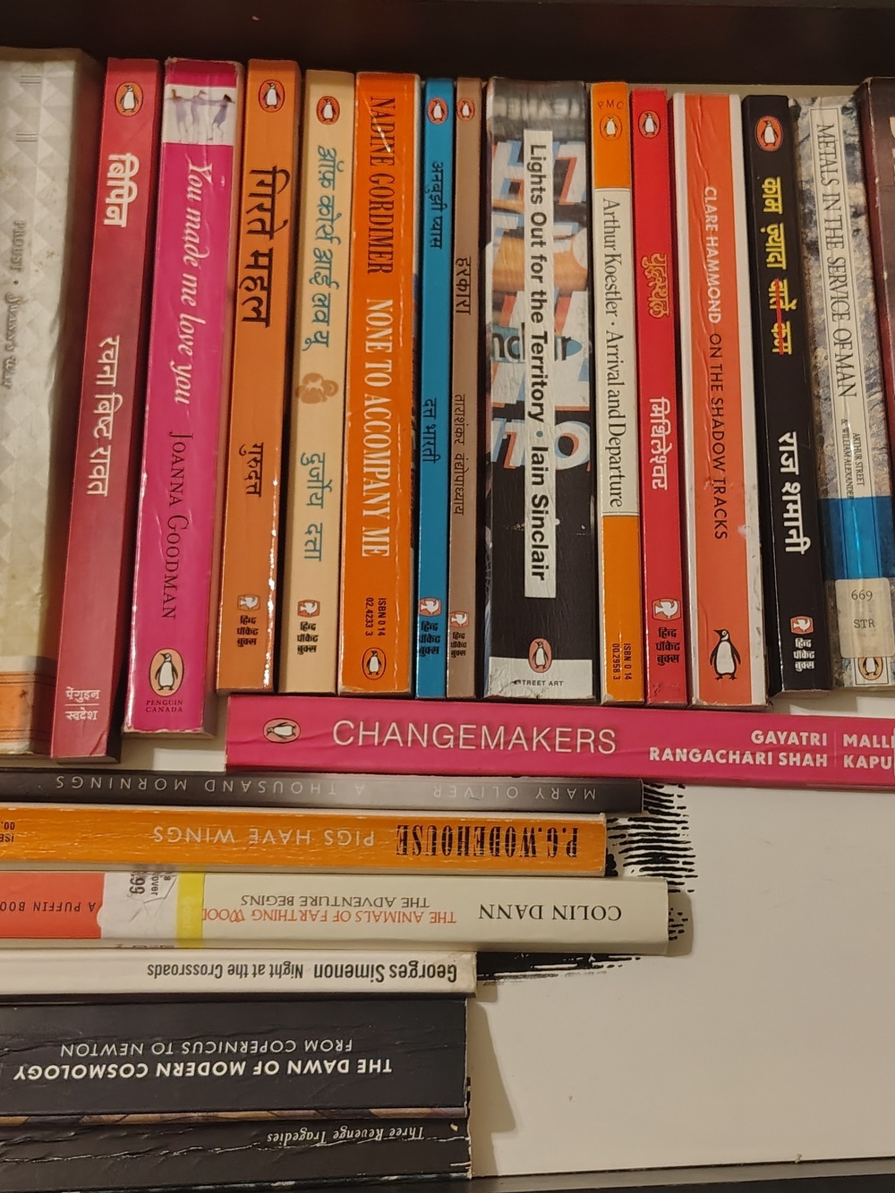 25+ Cut Penguin Book Spines for Crafts / Decor